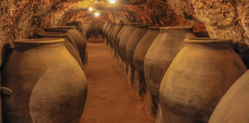 Colmebar de Oreja Caves