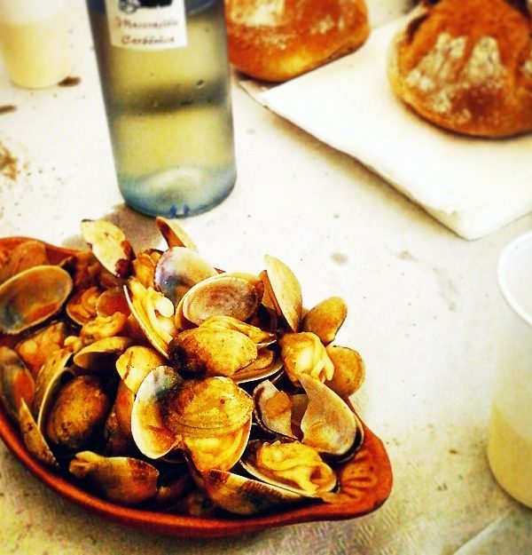 clams and Albariño